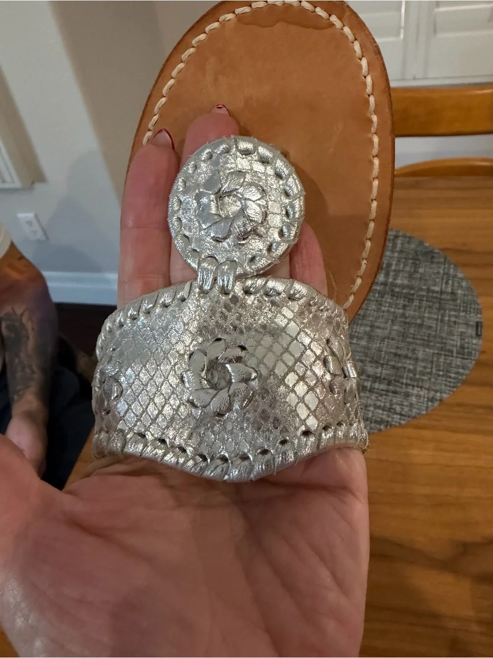 Jack Rogers Palm Beach Silver Leather  Thong Sandals, Size 7, NWOT